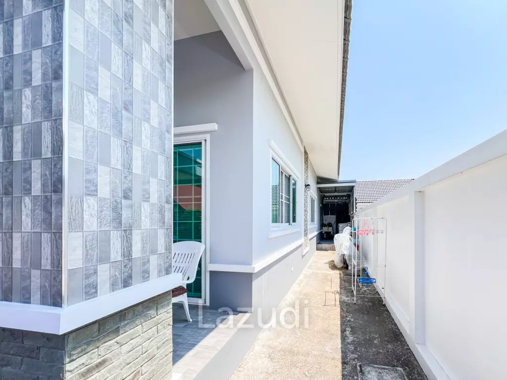 Modern 2 Bed 2 Bath in Wang Phong Pran Buri