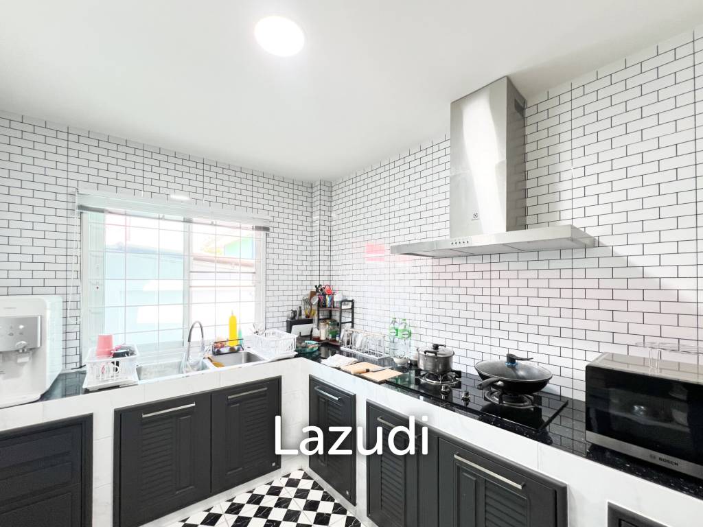 Modern 2 Bed 2 Bath in Wang Phong Pran Buri