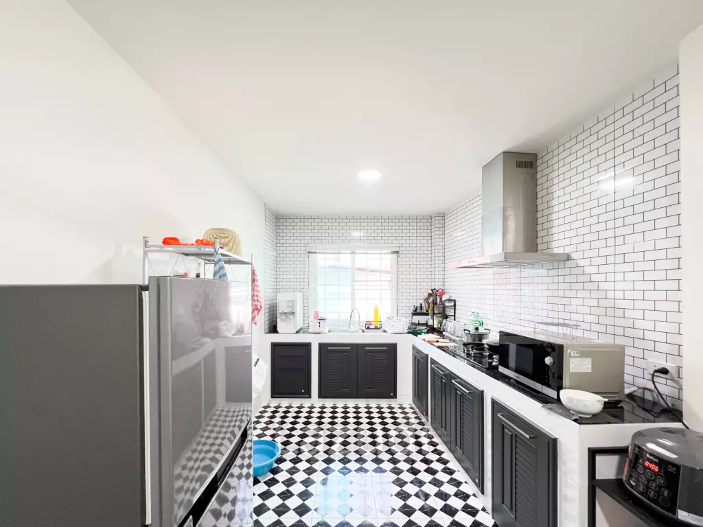 Modern 2 Bed 2 Bath in Wang Phong Pran Buri