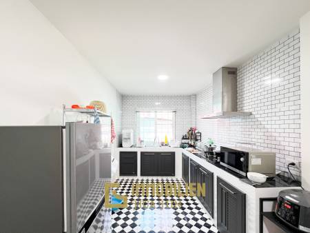 kompaktes Häuschen /100 qm Wohnfläche / voll möbliert