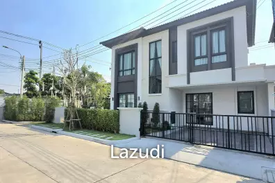 2-storey 4-bed detached home 200 sqm Grande Pleno Sukhumvit-Bangna Bang Plee