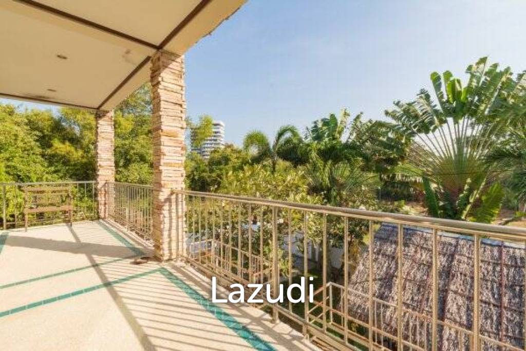 Great Design 3 Storey 4 Bed Pool Villa very close to the Beach with sea views.