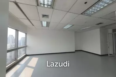 52 sqm Corner Office for Rent in Sermmit Tower Sukhumvit Asoke Bangkok