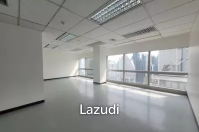 52 sqm Corner Office for Rent in Sermmit Tower Sukhumvit Asoke Bangkok