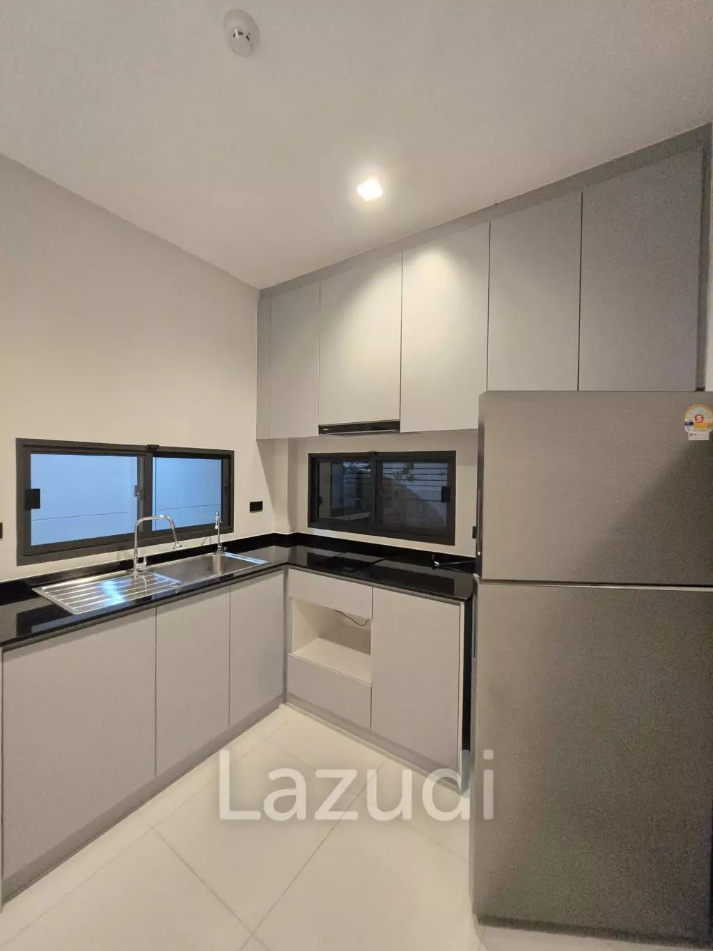237 sqm modern detached house Bangkok Boulevard Bangna KM.5