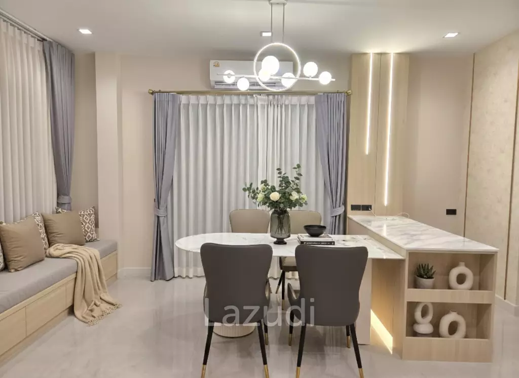 237 sqm modern detached house Bangkok Boulevard Bangna KM.5