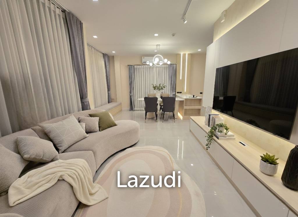 237 sqm modern detached house Bangkok Boulevard Bangna KM.5