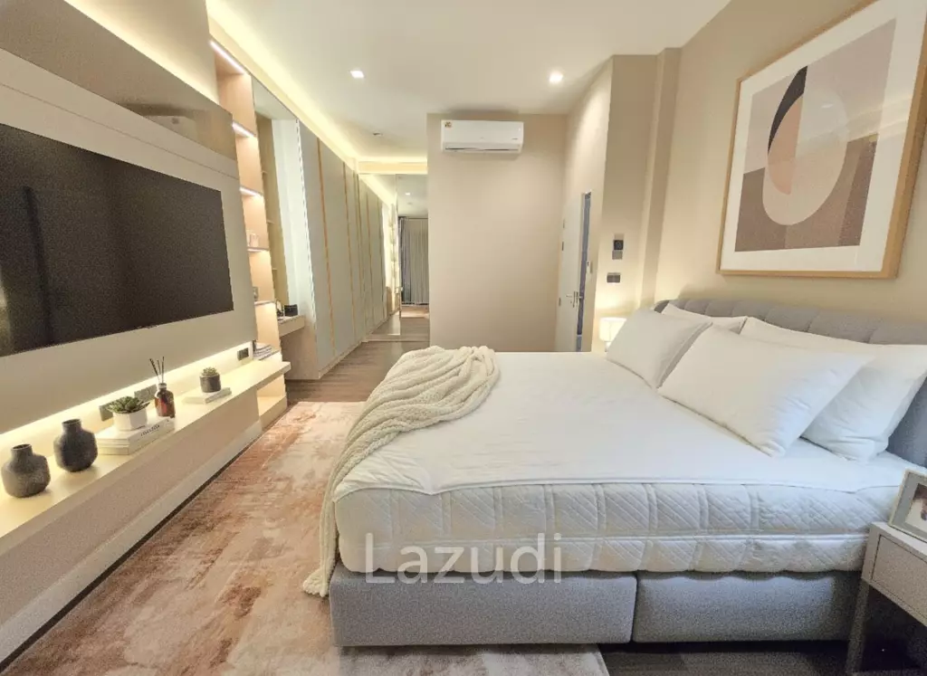 237 sqm modern detached house Bangkok Boulevard Bangna KM.5