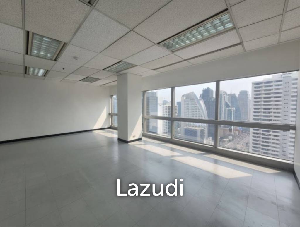 40 sqm high floor office in Sermmit Tower Khlong Toei Nuea Bangkok