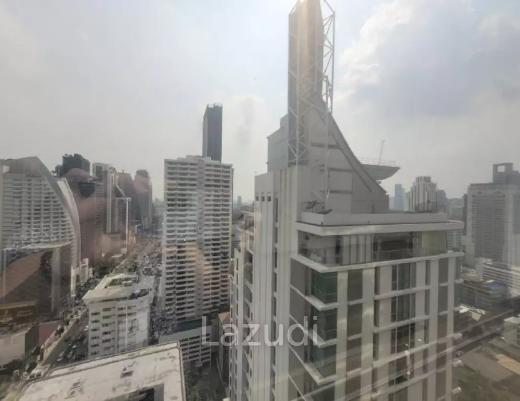 40 sqm high floor office in Sermmit Tower Khlong Toei Nuea Bangkok