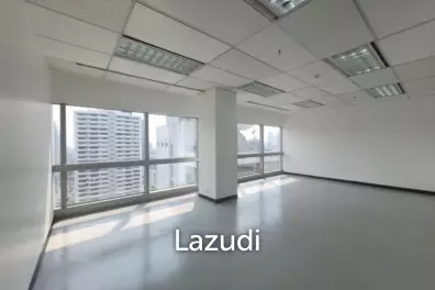 40 sqm high floor office in Sermmit Tower Khlong Toei Nuea Bangkok