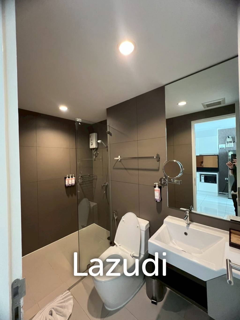 59 sqm high floor condo in Khlong Tan Nuea Bangkok