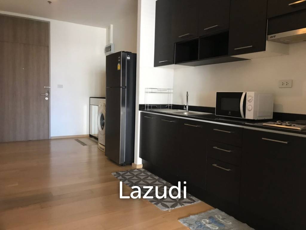 65.5 sqm modern 1 bedroom condo at Noble Reflex Phaya Thai Bangkok