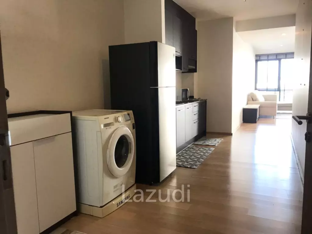 65.5 sqm modern 1 bedroom condo at Noble Reflex Phaya Thai Bangkok