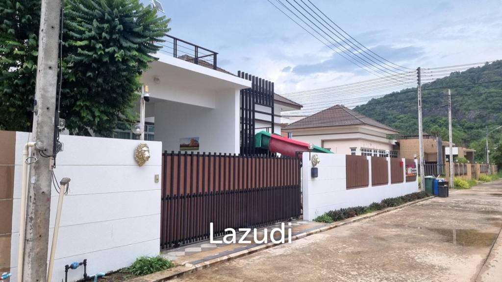 THE GRANDIO HUA HIN : Modern pool villa with rooftop terrace