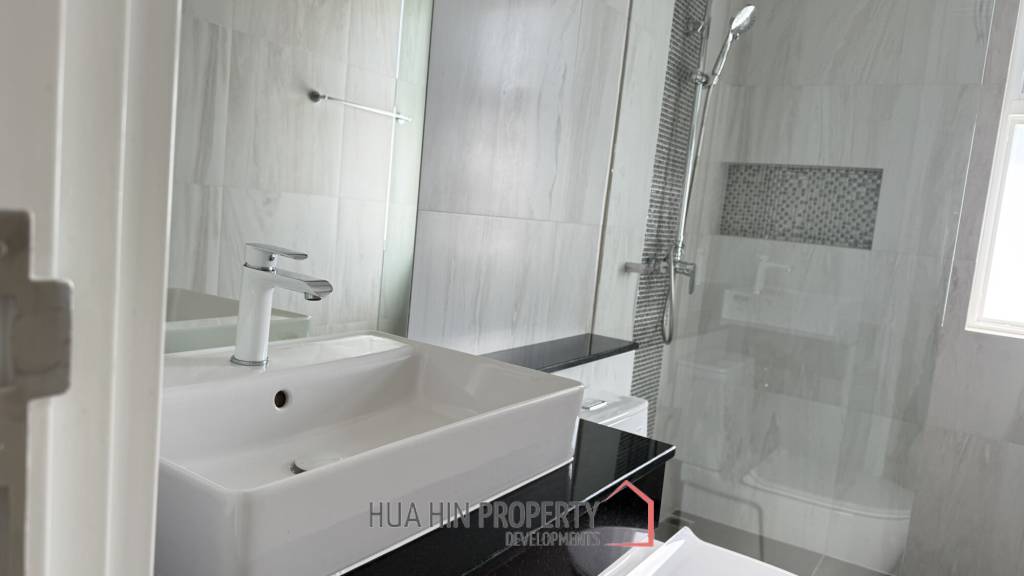 LUXURY MODERN POOL VILLA