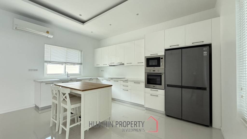 LUXURY MODERN POOL VILLA