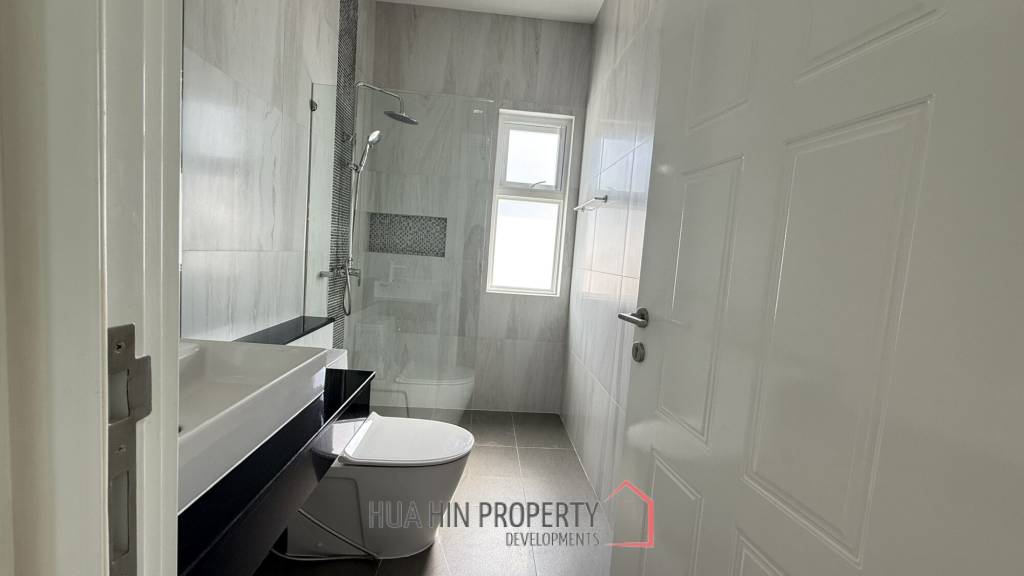 LUXURY MODERN POOL VILLA