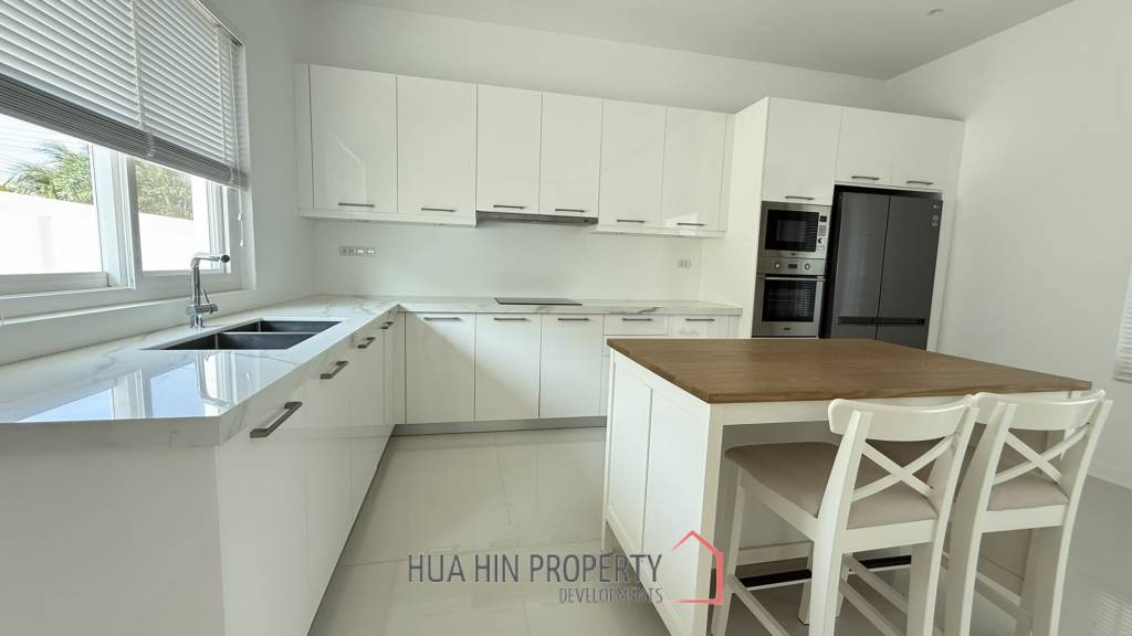 LUXURY MODERN POOL VILLA