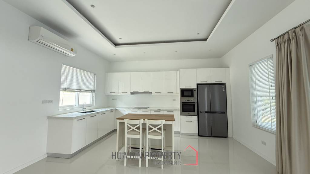 LUXURY MODERN POOL VILLA