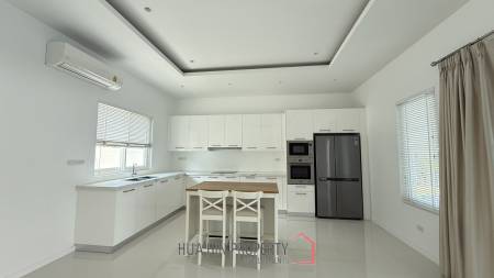 LUXURY MODERN POOL VILLA