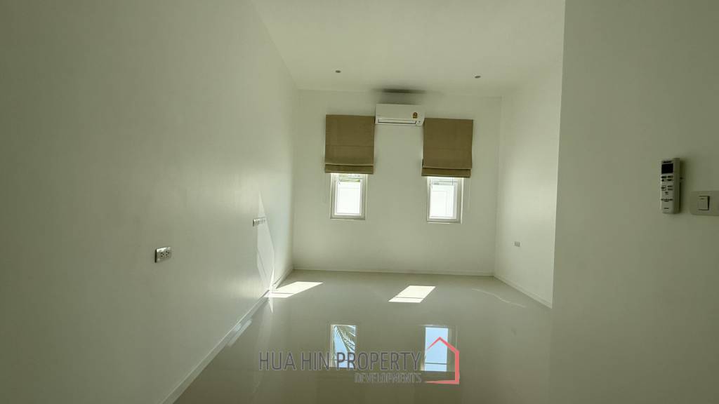 LUXURY MODERN POOL VILLA