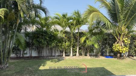LUXURY MODERN POOL VILLA