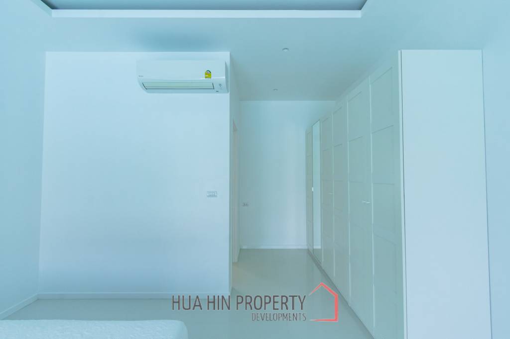 LUXURY MODERN POOL VILLA