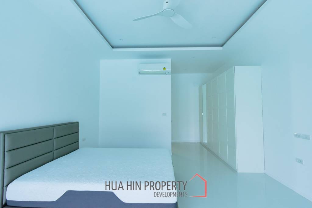 LUXURY MODERN POOL VILLA