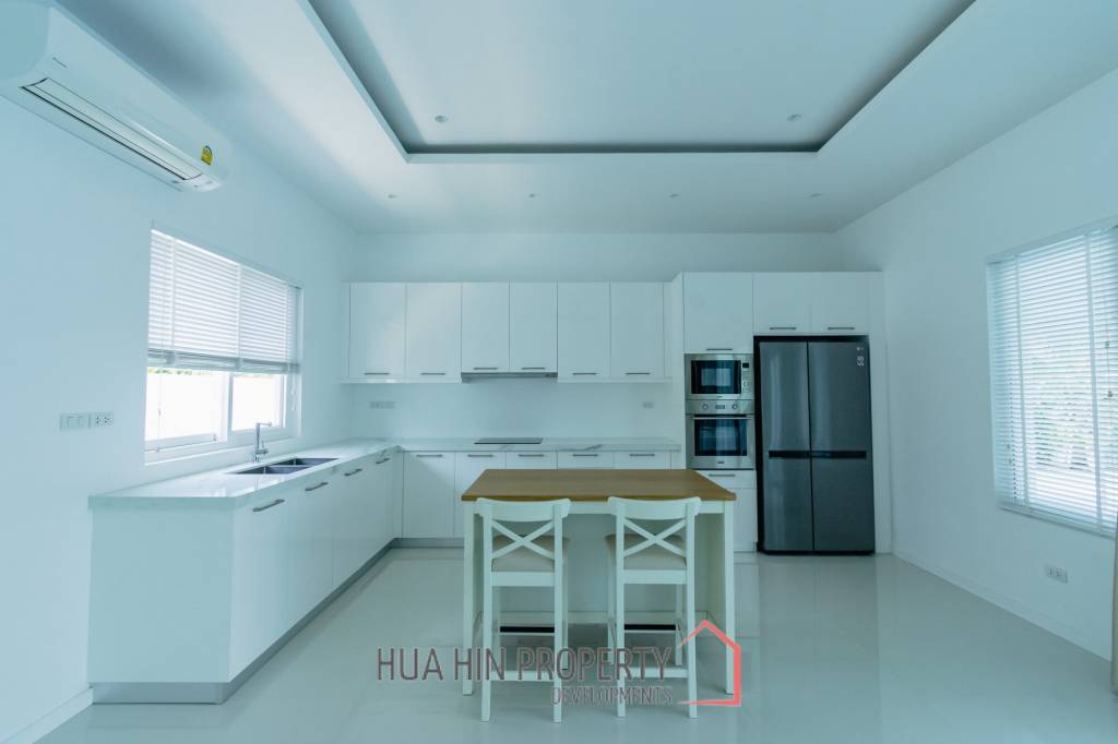 LUXURY MODERN POOL VILLA