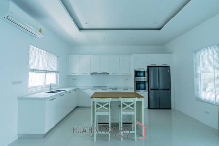 LUXURY MODERN POOL VILLA