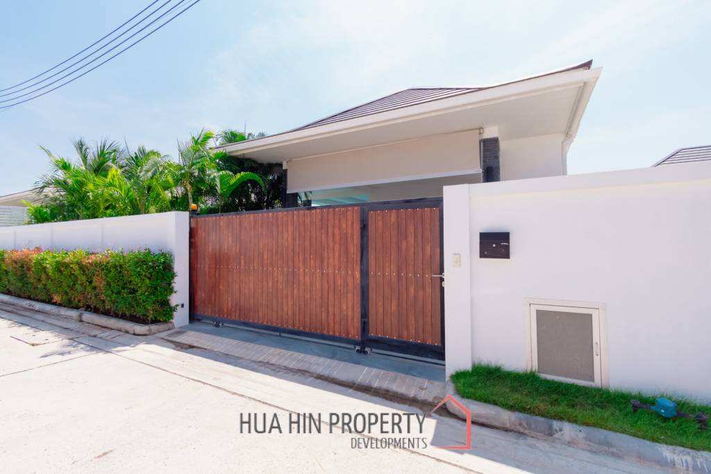 LUXURY MODERN POOL VILLA