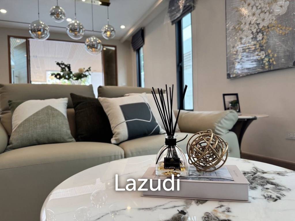 Exquisite 2-Story Modern Villa in Jomtien