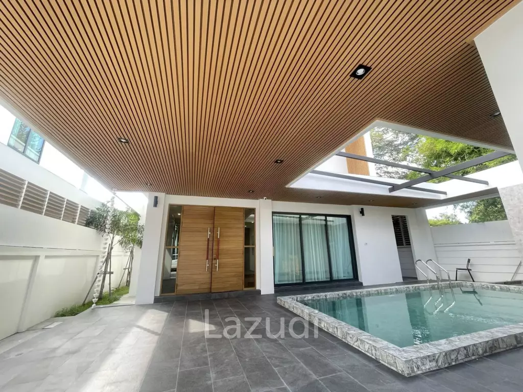 Exquisite 2-Story Modern Villa in Jomtien