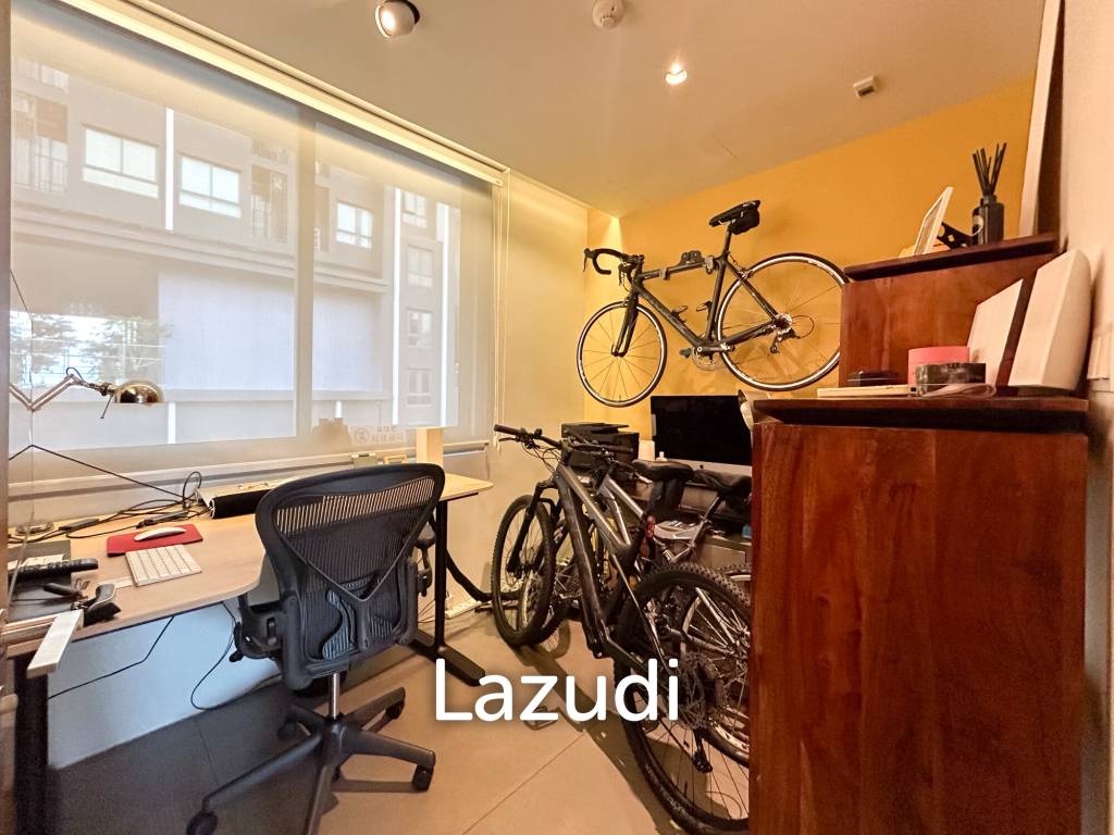 Exclusive 4-Bedroom Penthouse with Panoramic City Views in Phra Khanong