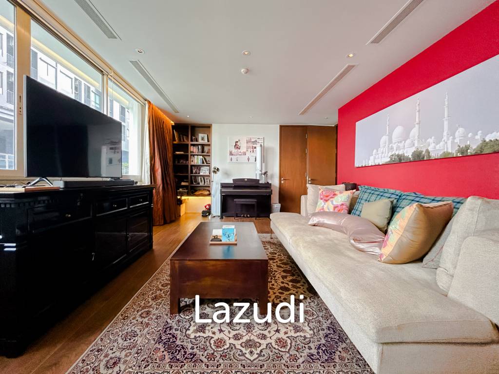 Exclusive 4-Bedroom Penthouse with Panoramic City Views in Phra Khanong