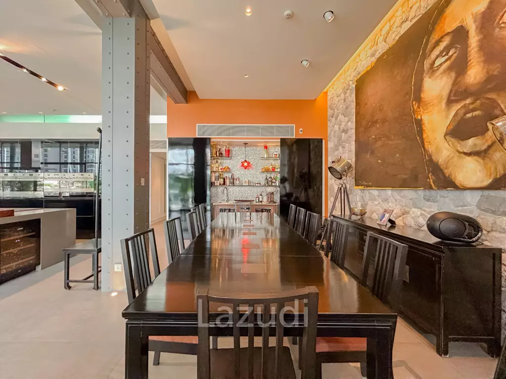 Exclusive 4-Bedroom Penthouse with Panoramic City Views in Phra Khanong