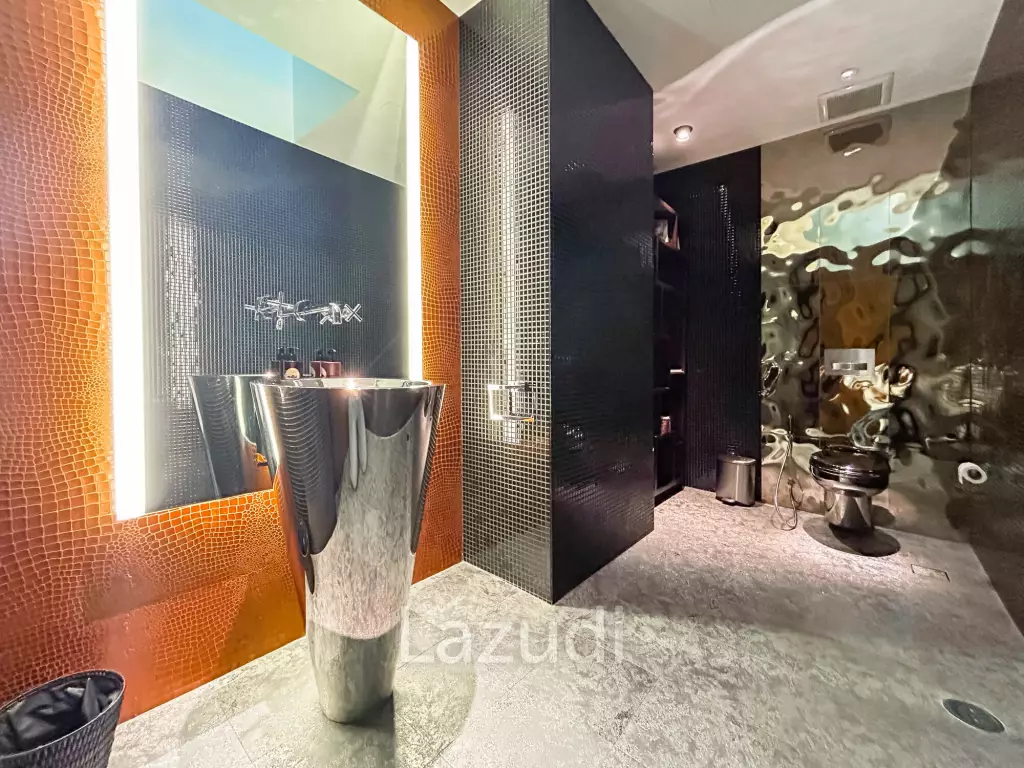 Exclusive 4-Bedroom Penthouse with Panoramic City Views in Phra Khanong