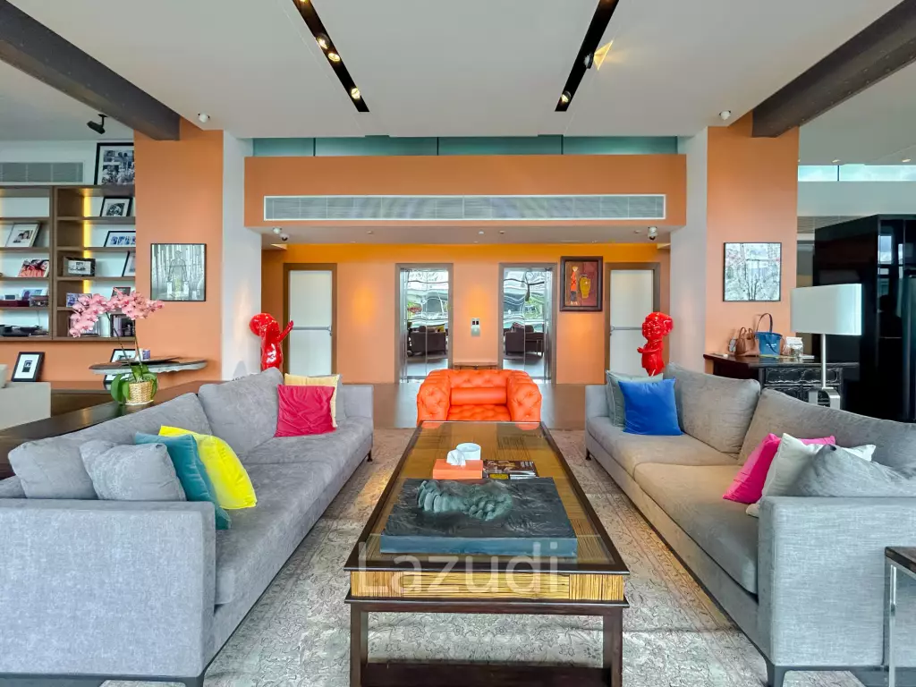 Exclusive 4-Bedroom Penthouse with Panoramic City Views in Phra Khanong