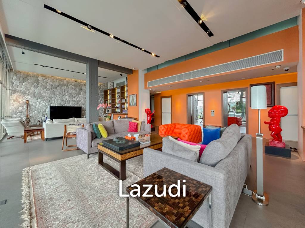 Exclusive 4-Bedroom Penthouse with Panoramic City Views in Phra Khanong