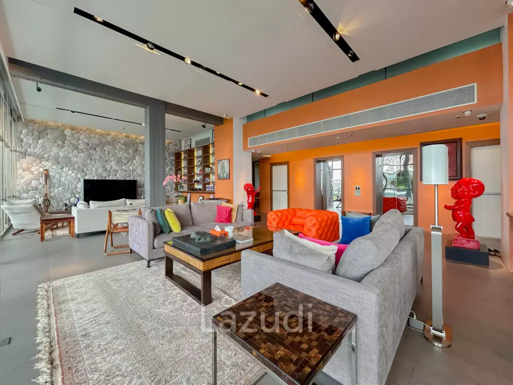 Exclusive 4-Bedroom Penthouse with Panoramic City Views in Phra Khanong