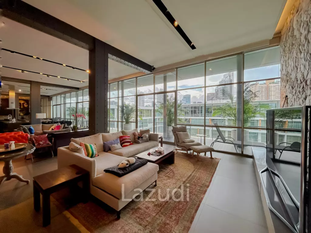 Exclusive 4-Bedroom Penthouse with Panoramic City Views in Phra Khanong