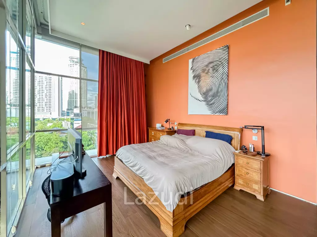 Exclusive 4-Bedroom Penthouse with Panoramic City Views in Phra Khanong