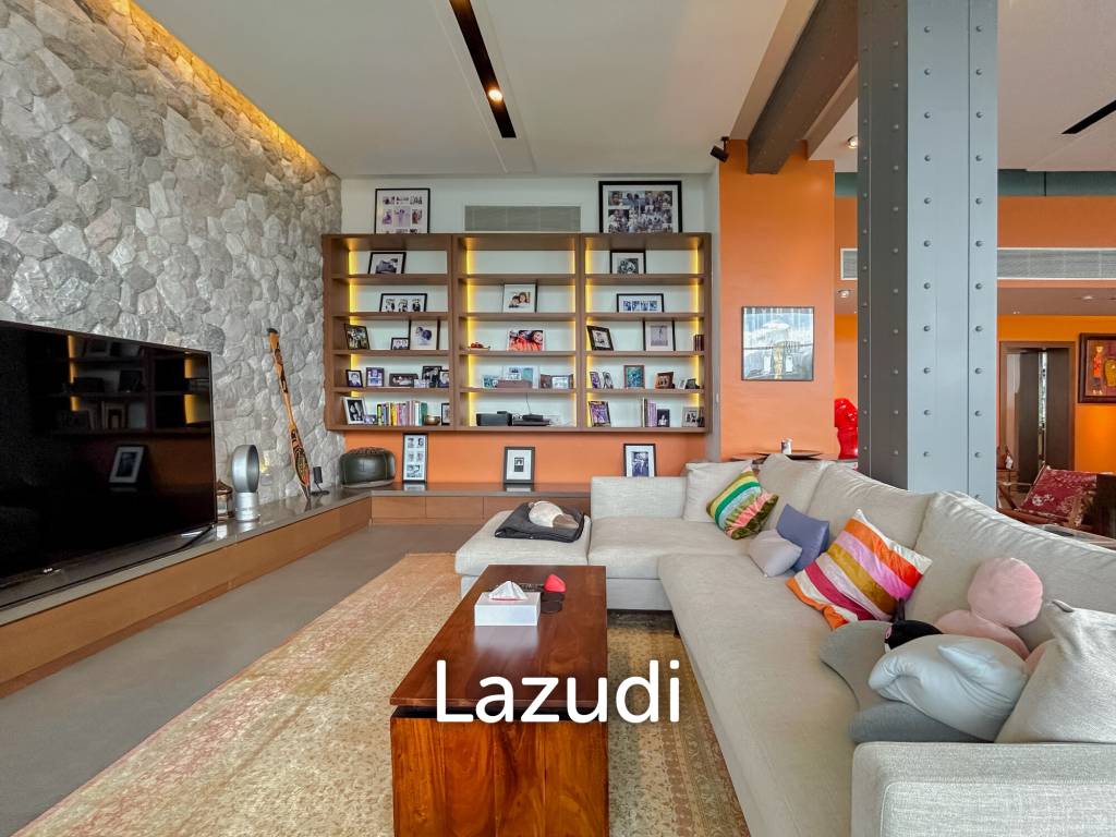 Exclusive 4-Bedroom Penthouse with Panoramic City Views in Phra Khanong