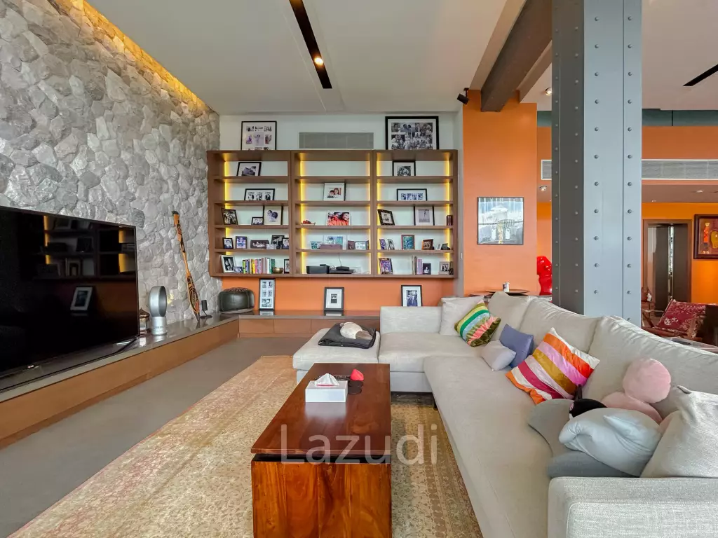 Exclusive 4-Bedroom Penthouse with Panoramic City Views in Phra Khanong