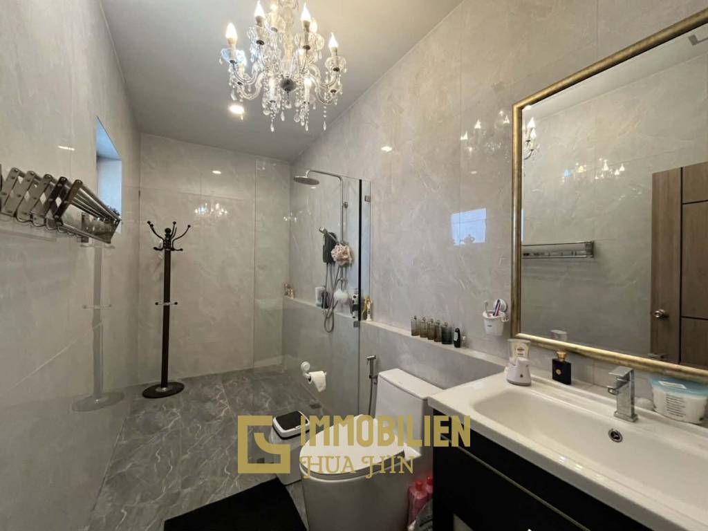 1000 qm Grundstück / 279 qm Wohnfläche / 3 Schlafzimmer + 3 Bäder