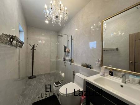 1,008 平方米 3 床 3 洗澡 别墅 对于 销售