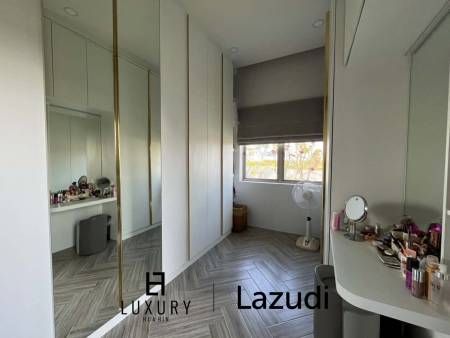 1,008 平方米 3 床 3 洗澡 别墅 对于 销售