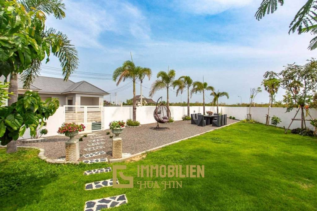 1000 qm Grundstück / 279 qm Wohnfläche / 3 Schlafzimmer + 3 Bäder