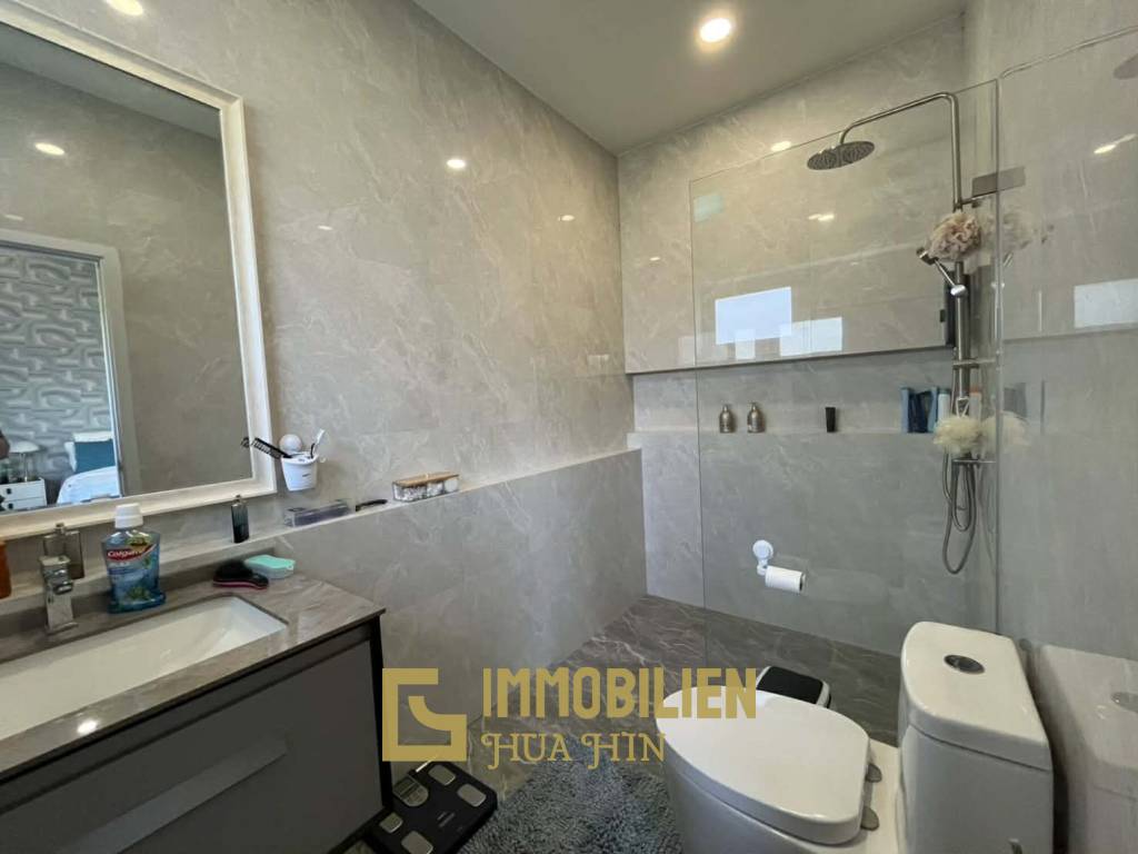 1000 qm Grundstück / 279 qm Wohnfläche / 3 Schlafzimmer + 3 Bäder